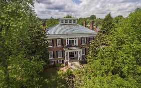 Bourbon Manor Bed & Breakfast Inn
